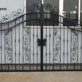 마당용 검은색 철제 사이트 게이트